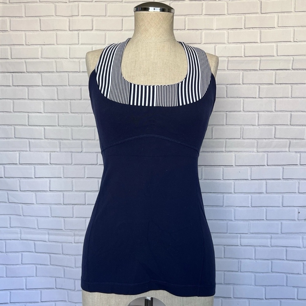 Lululemon Women’s Scoop Neck Racerback Tank Built In Shelf Bra Blue Stripe 6